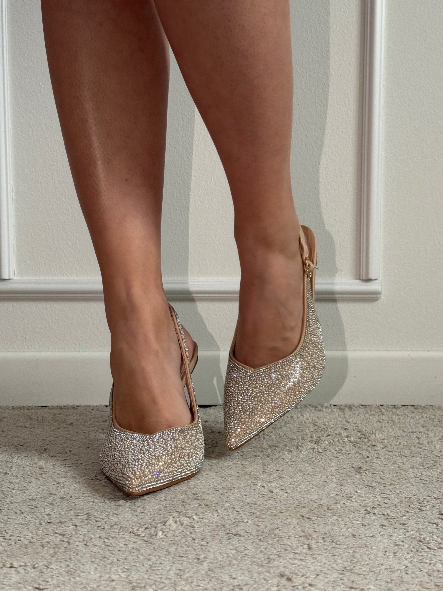 Décolleté slingback tacco 9 cm con perle bianche e strass gioiello - Follie by Alice