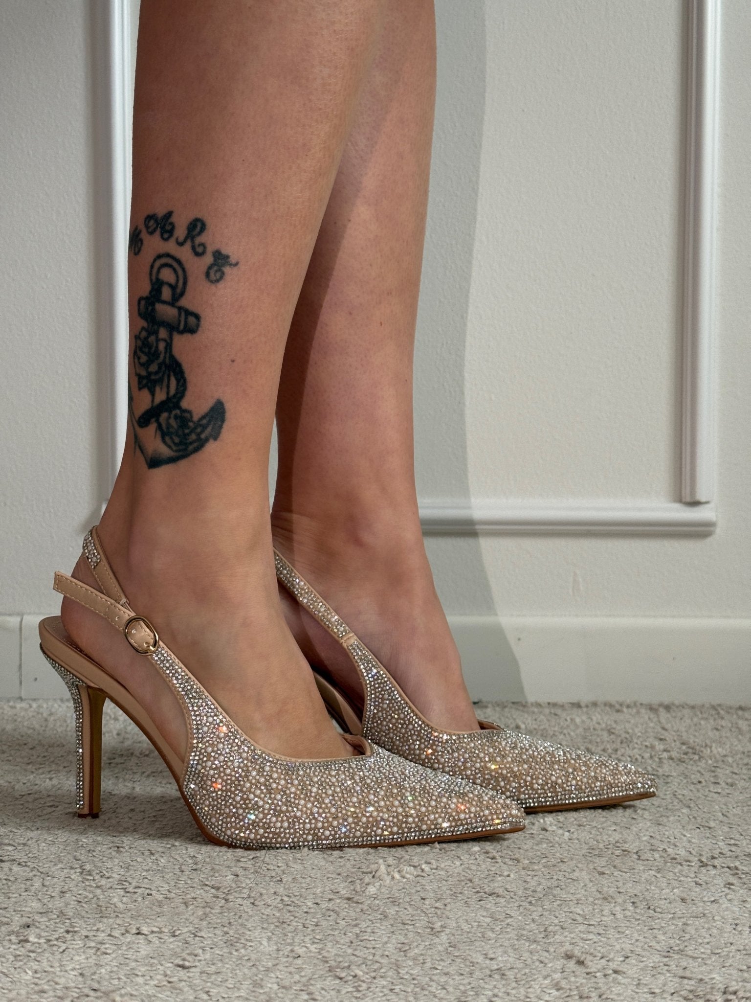 Décolleté slingback tacco 9 cm con perle bianche e strass gioiello - Follie by Alice