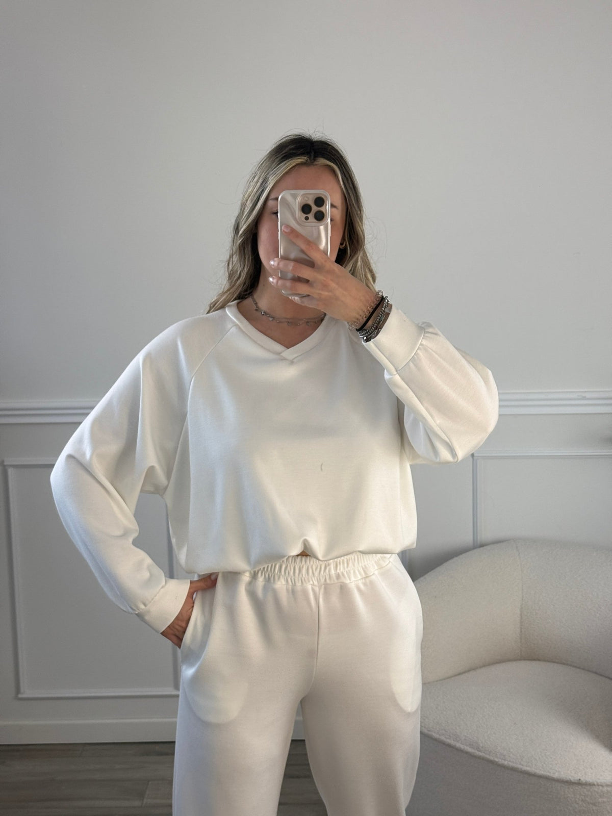 Felpa corta con orlo arricciato e scollo a V - Follie by Alice