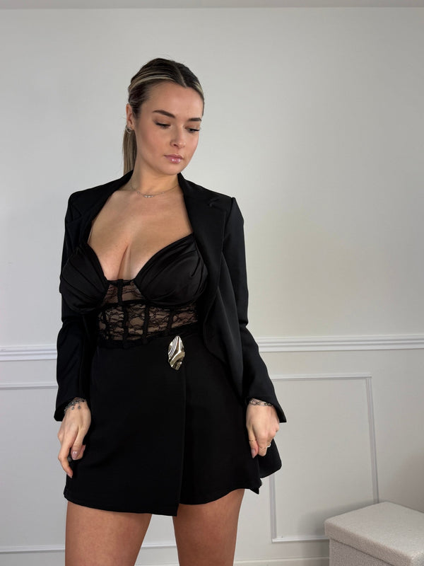 Giacca blazer a portafoglio con nastro in vita e clip dorata - Follie by Alice