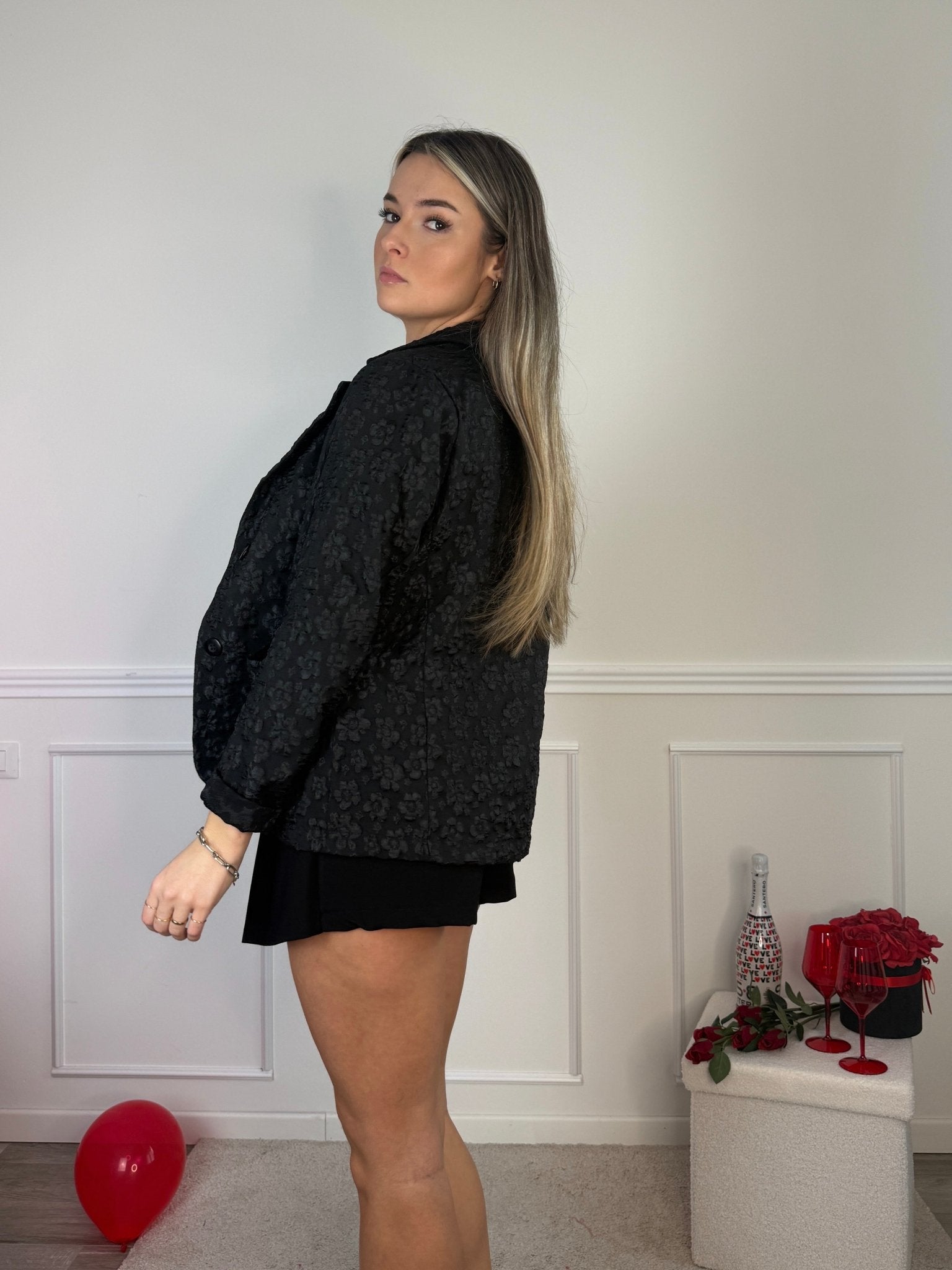 Giacca blazer con tasche e fiori ricamati - Follie by Alice