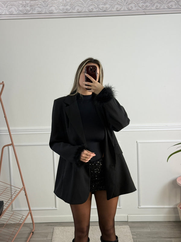Giacca blazer da completo con piume a fondo manica - Follie by Alice