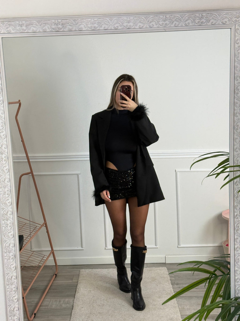 Giacca blazer da completo con piume a fondo manica - Follie by Alice