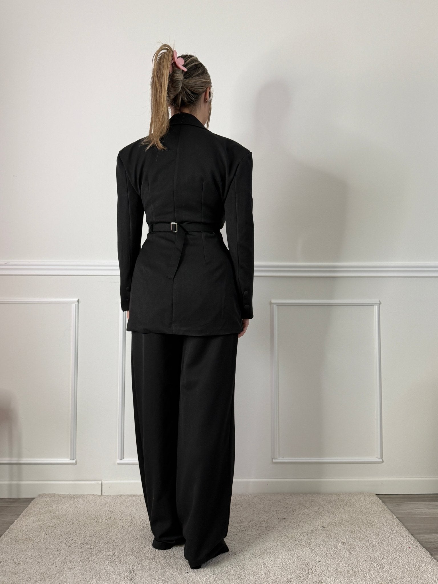 Giacca blazer strutturata con cintura in vita - Follie by Alice