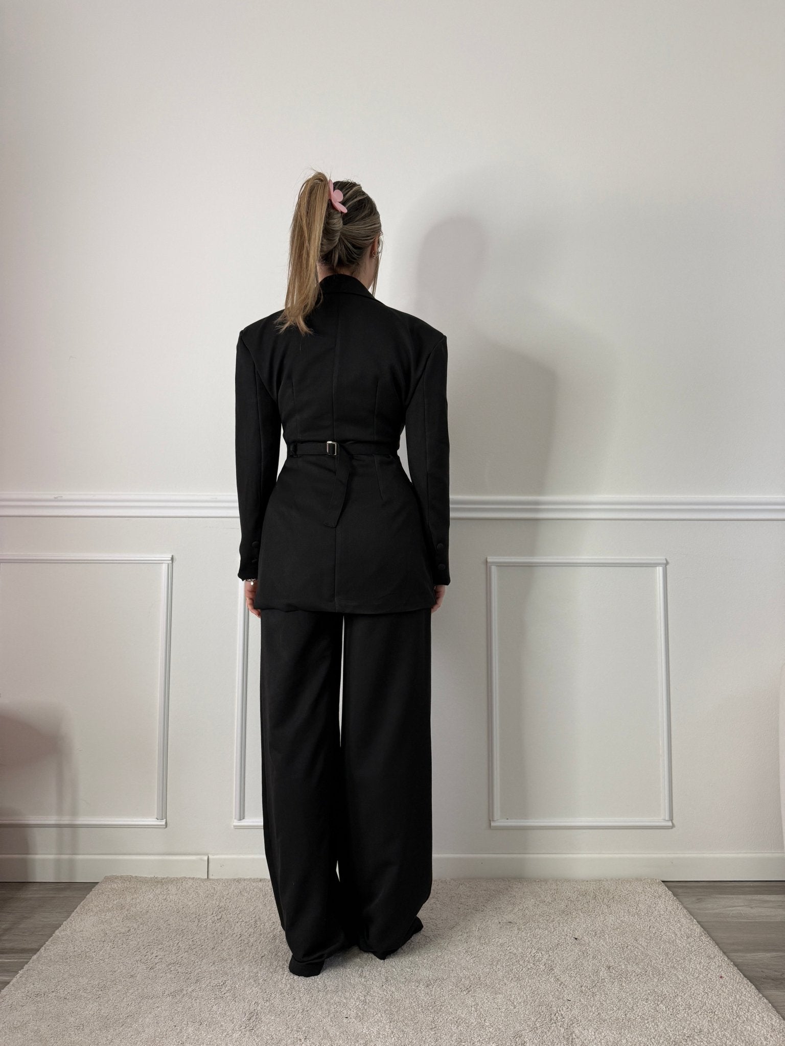 Giacca blazer strutturata con cintura in vita - Follie by Alice