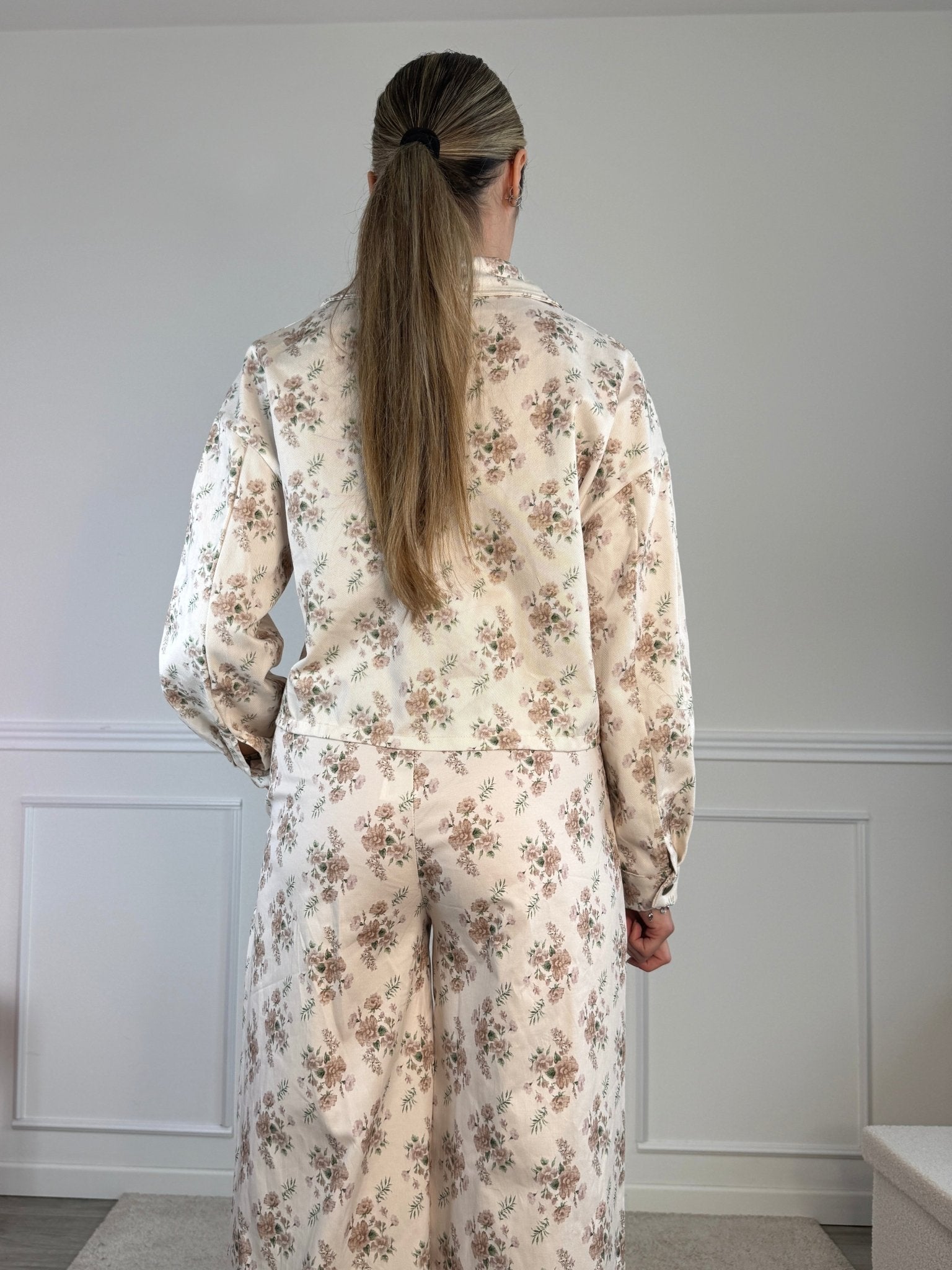 Giubbotto effetto jeans con stampa floreale - Follie by Alice