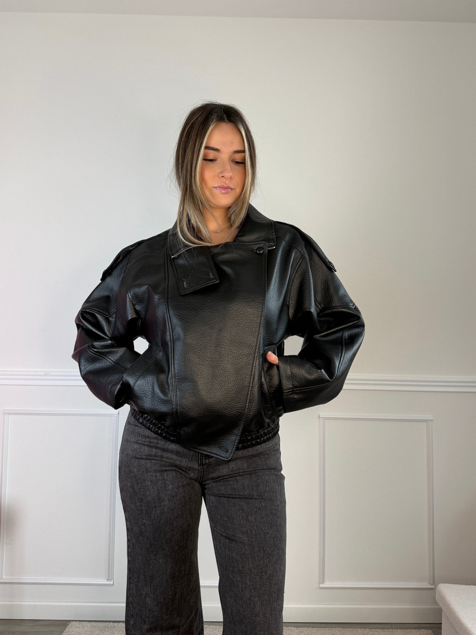 Giubbotto effetto pelle oversize a collo alto con chiusura a portafoglio - Follie by Alice