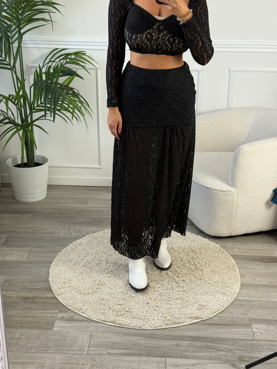 Gonna lunga in pizzo semitrasparente – alternate