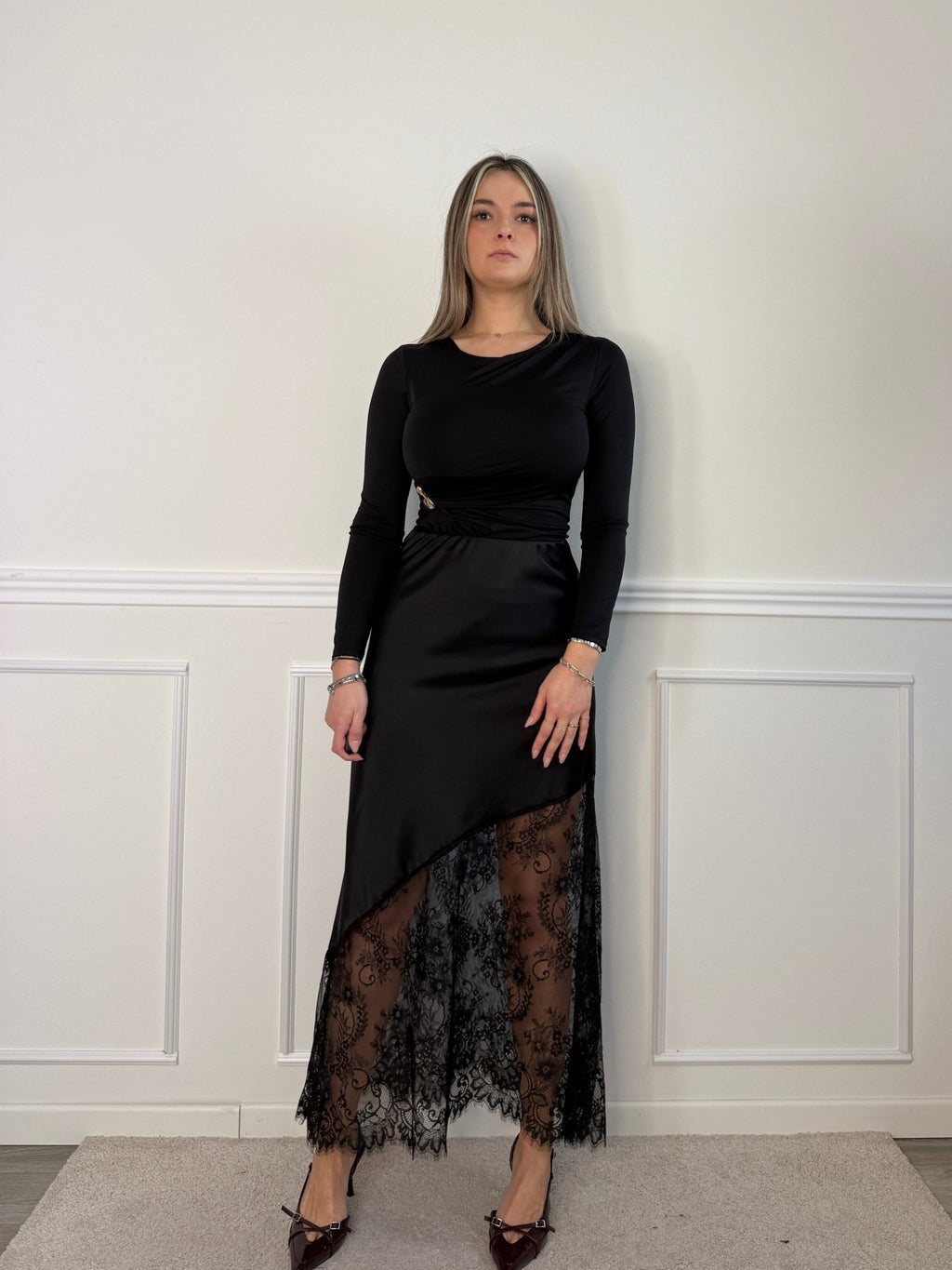 Gonna lunga in satin con ricami in pizzo - Follie by Alice