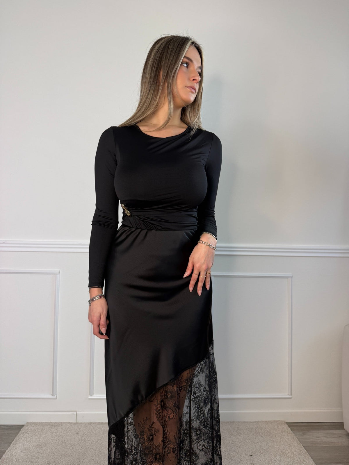 Gonna lunga in satin con ricami in pizzo - Follie by Alice