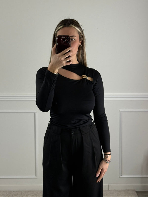 Maglia cut - out a maniche lunghe con morsetto dorato - Follie by Alice