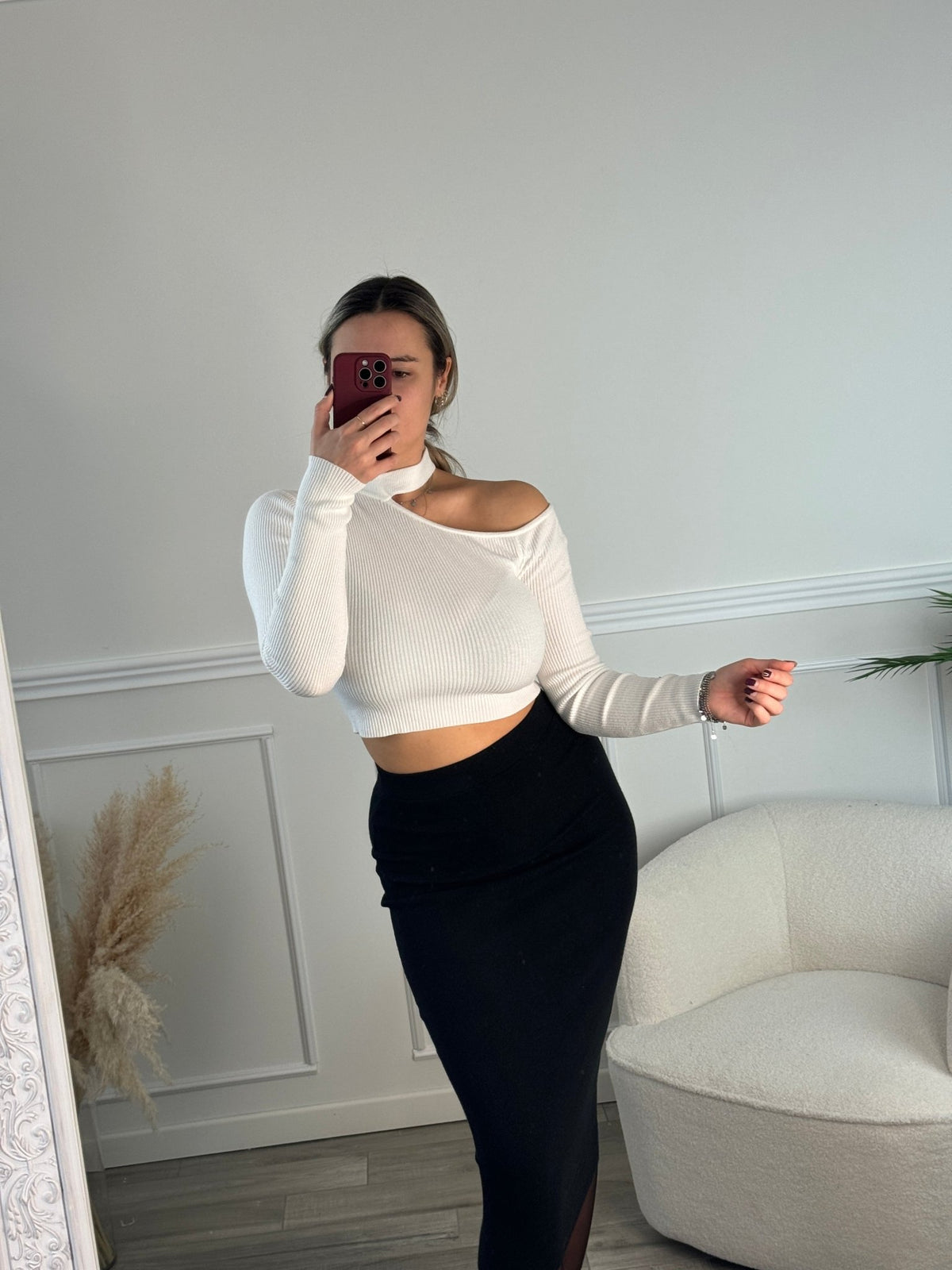 Maglioncino corto cut - out a costine con collo alto - Follie by Alice