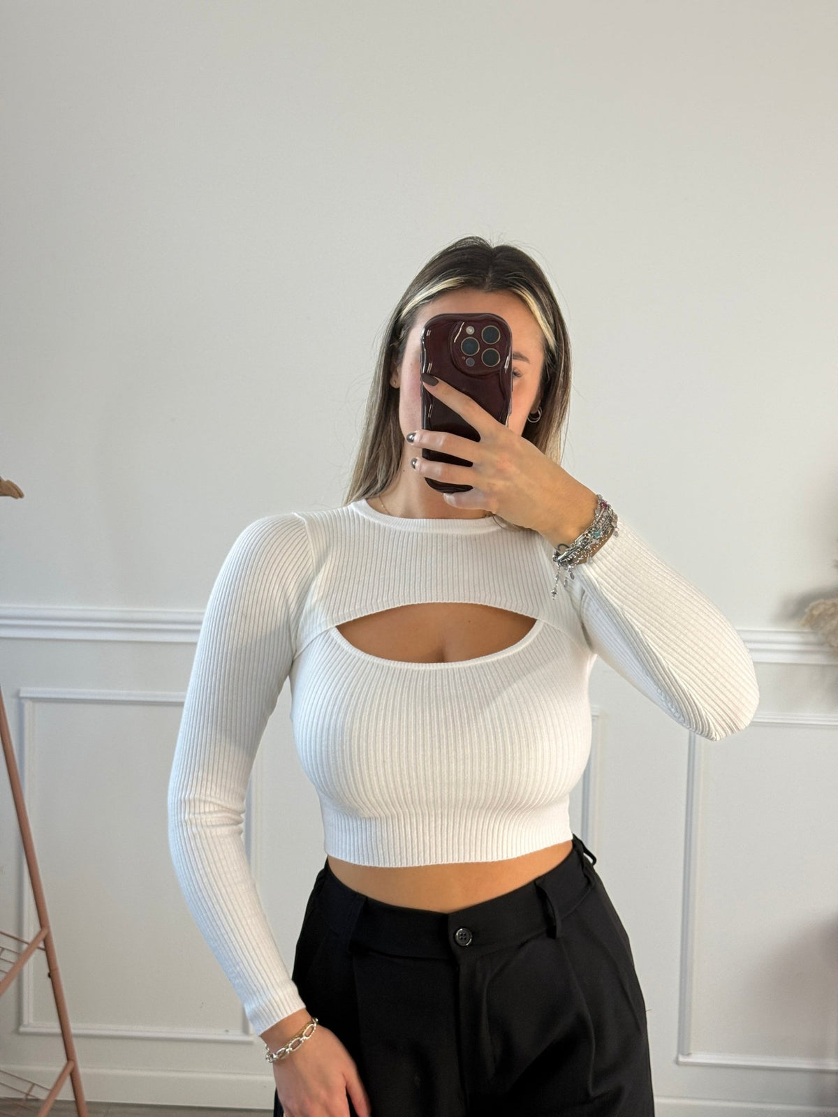Maglioncino cut - out - Follie by Alice Immagine principale del prodotto