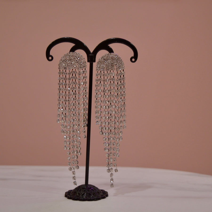 Orecchini argento cascata di strass – alternate