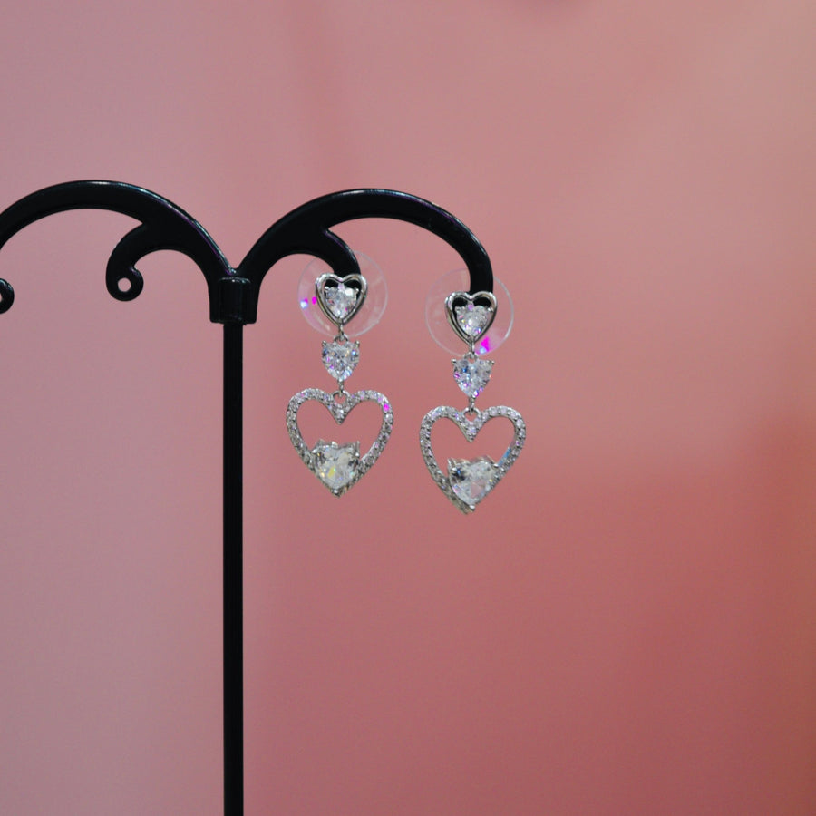 Orecchini argento con cuori gioiello pendenti – alternate