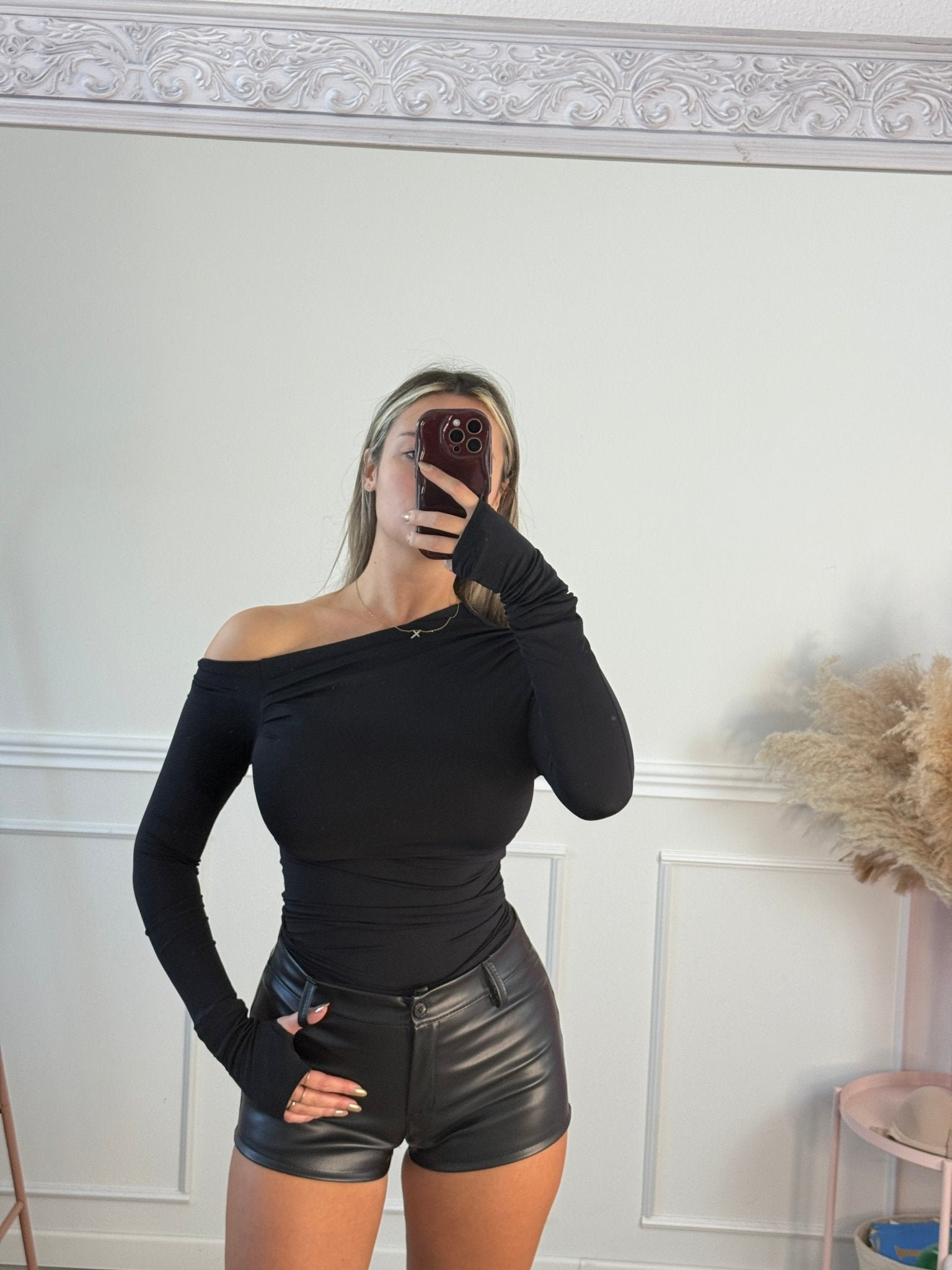 Pantaloncini shorts effetto pelle - Follie by Alice Immagine secondaria del prodotto