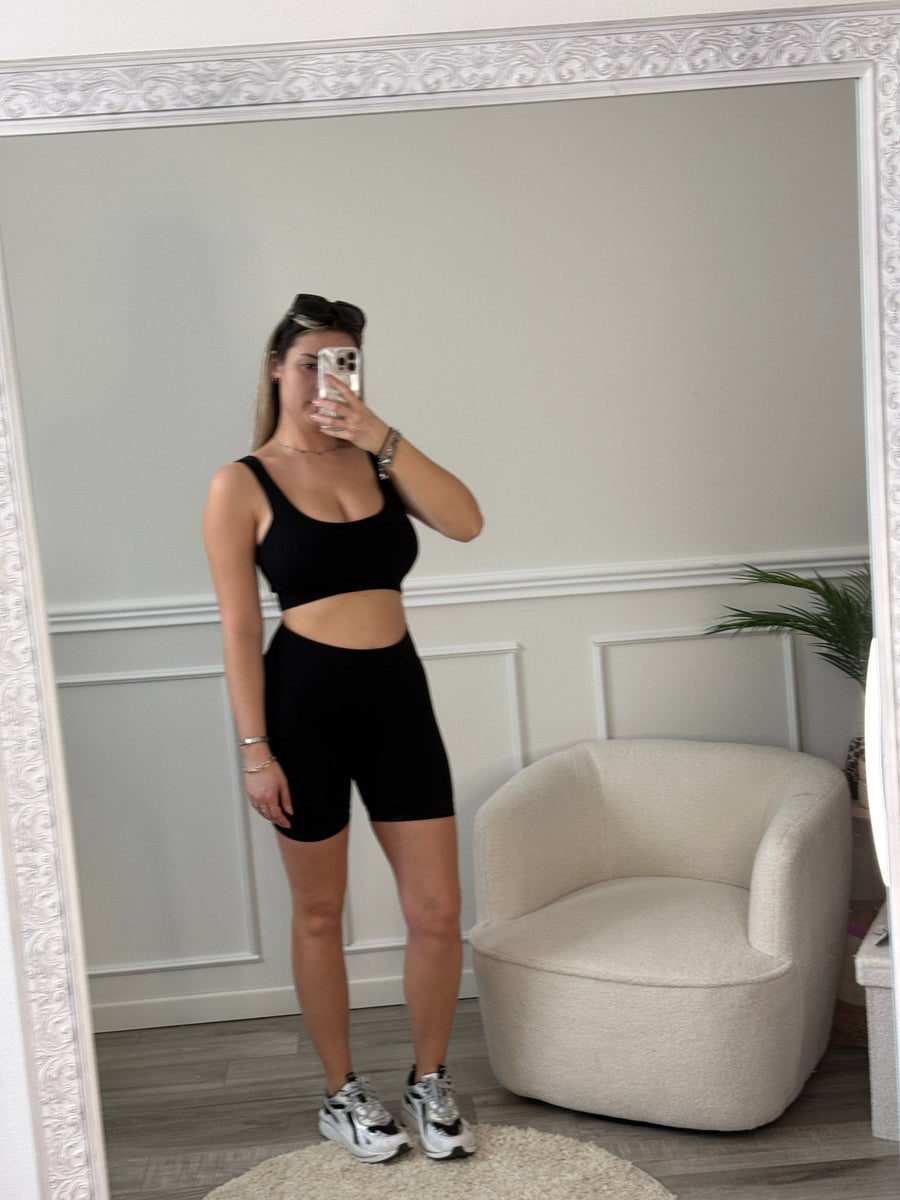 Pantaloncini sportivi push-up a vita alta in tessuto elasticizzato ribbed a costine – alternate