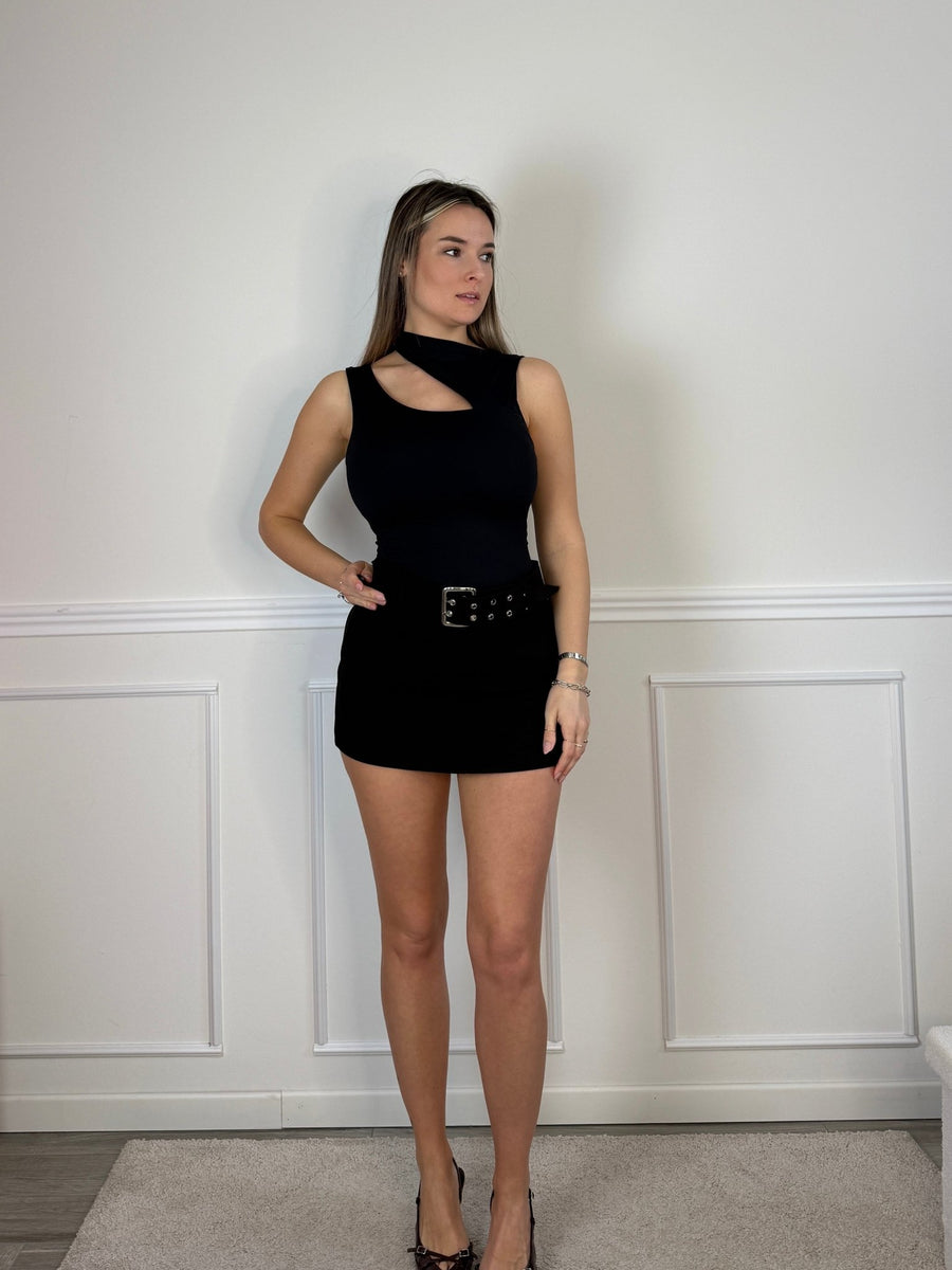 Pantaloncino-gonna con cintura con maxi-fibbia – alternate