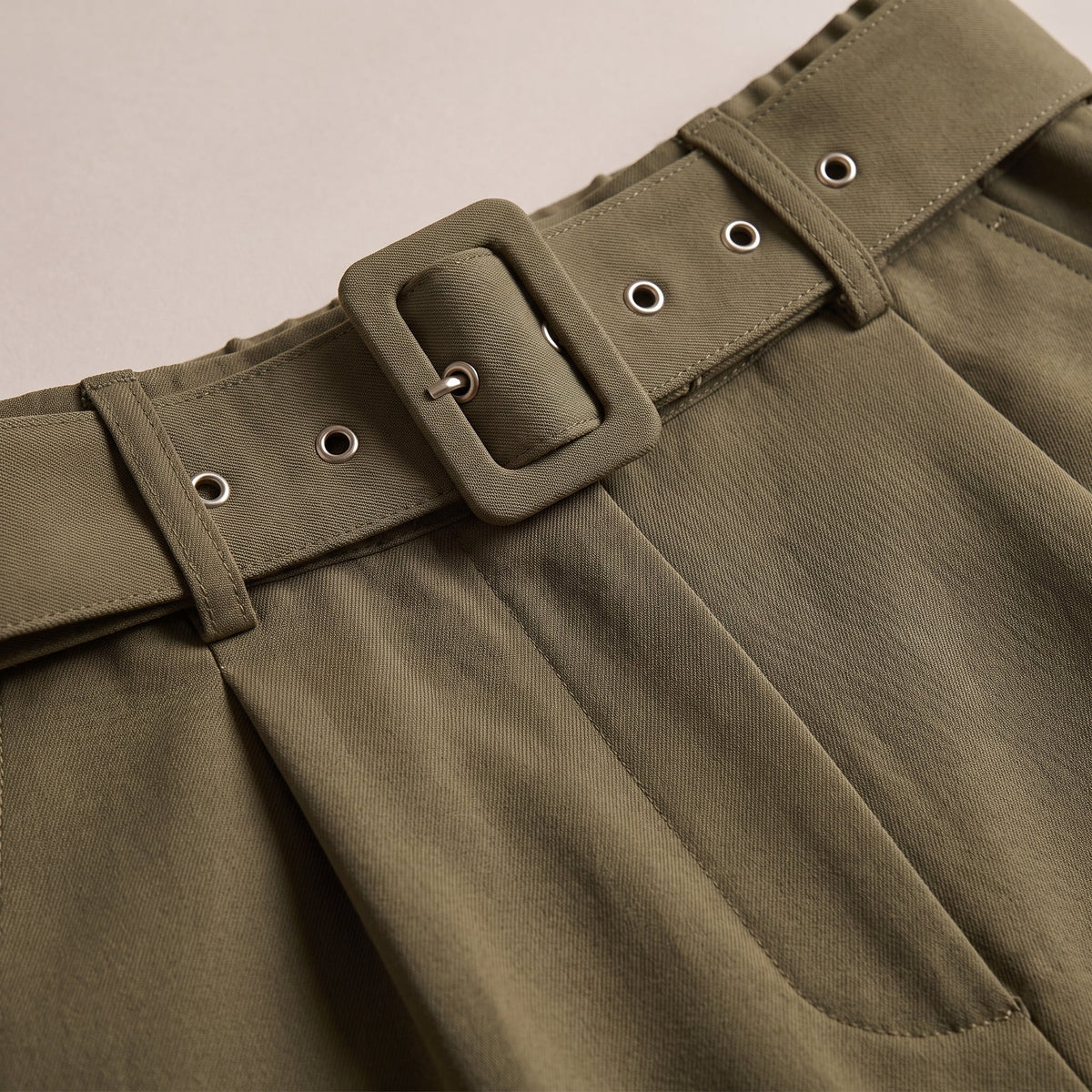 Pantaloni a sigaretta con cintura - Follie by Alice
