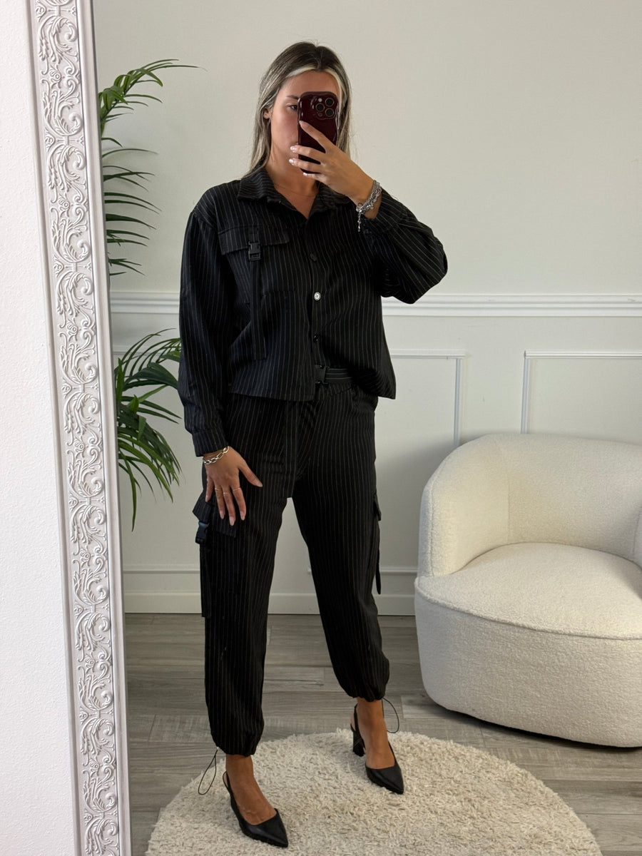 Pantaloni cargo a righe effetto gessato
