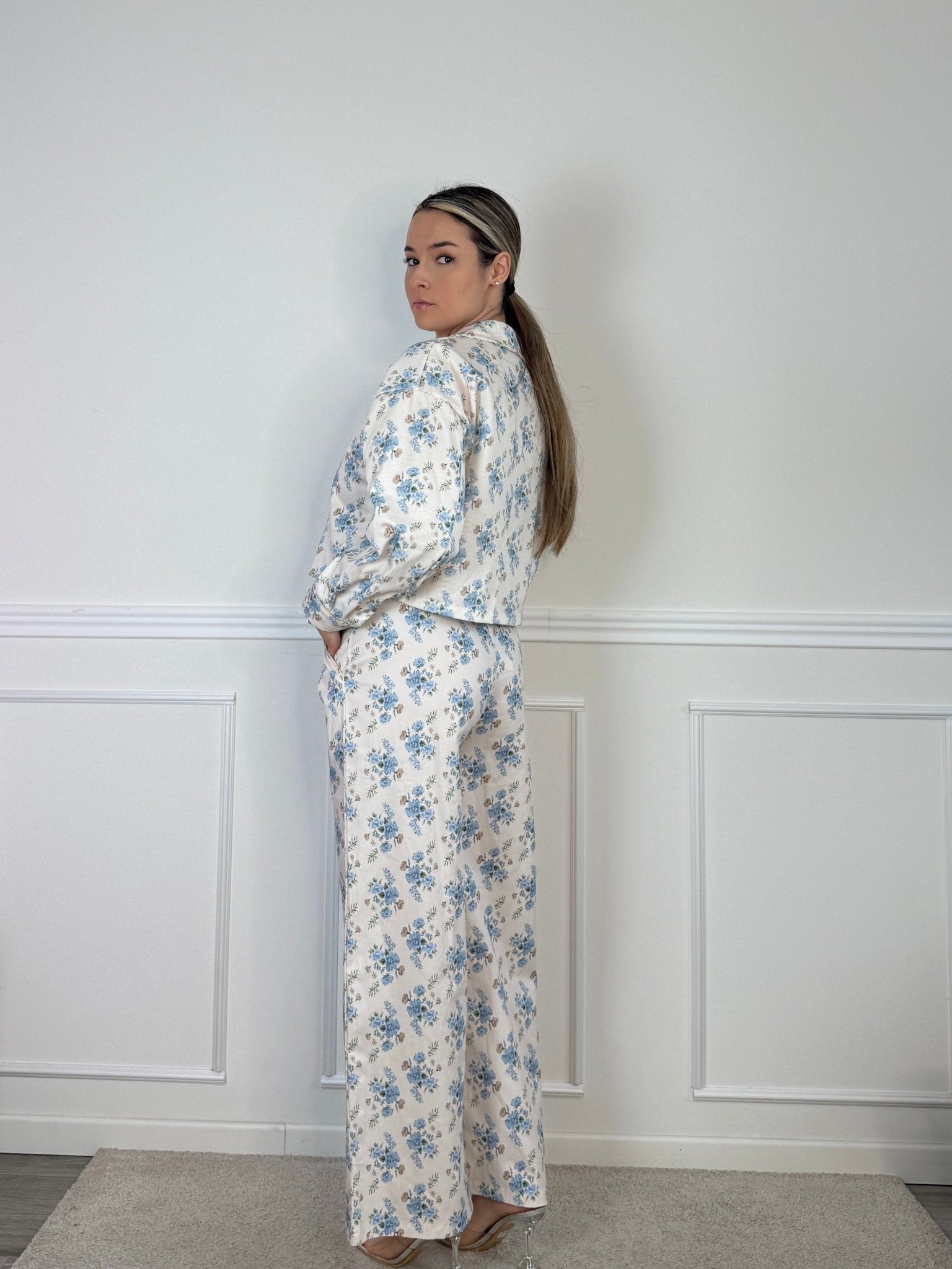 Pantaloni effetto jeans con stampa floreale - Follie by Alice