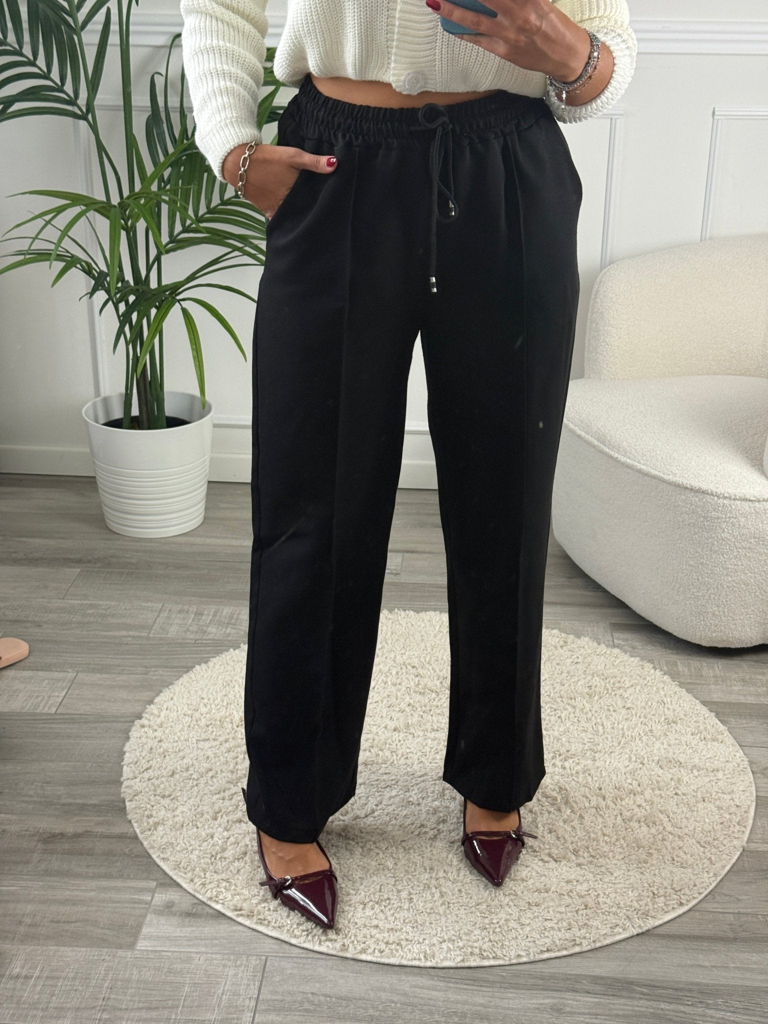 Pantaloni oversize con piega sulla gamba, vita elasticizzata e coulisse a contrasto - Follie by Alice