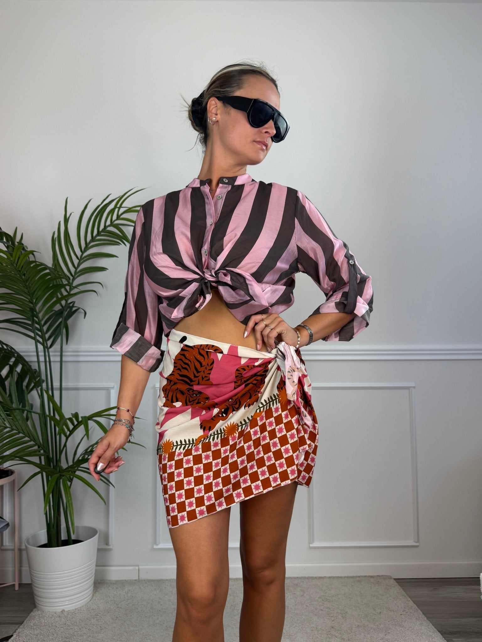 Pareo gonna bianco con stampe animalier e pattern check ISLA - Follie by Alice Immagine principale del prodotto