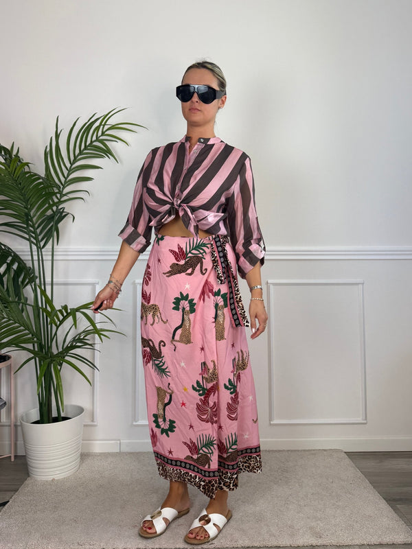 Pareo gonna lungo rosa con stampe animalier e foglie tropicali ISLA - Follie by Alice