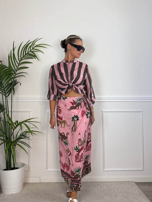Pareo gonna lungo rosa con stampe animalier e foglie tropicali ISLA - Follie by Alice