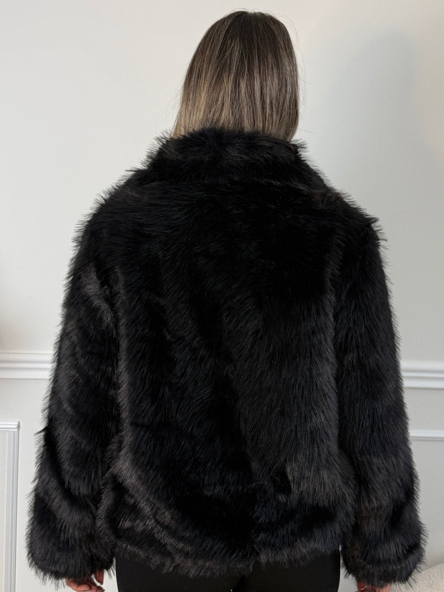 Pelliccia morbida con bottone - Follie by Alice