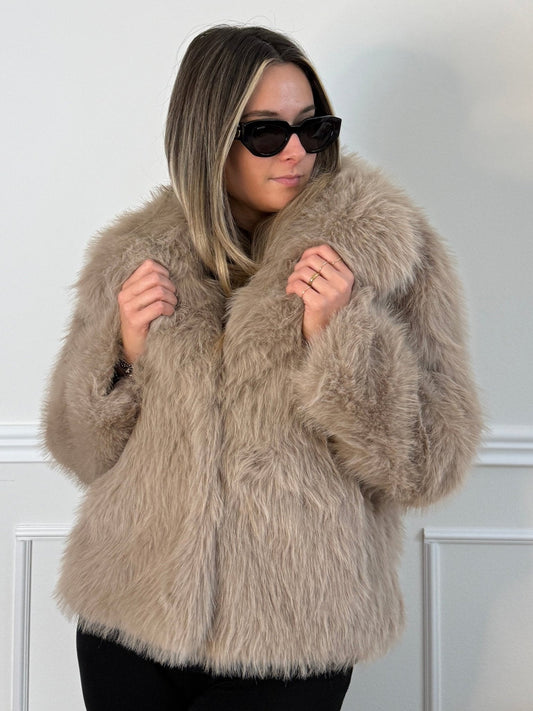 Pelliccia morbida con bottone - Follie by Alice 1536