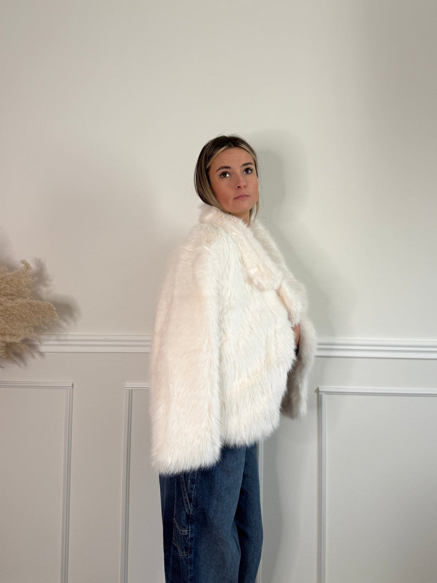 Pelliccia morbida con bottone – alternate