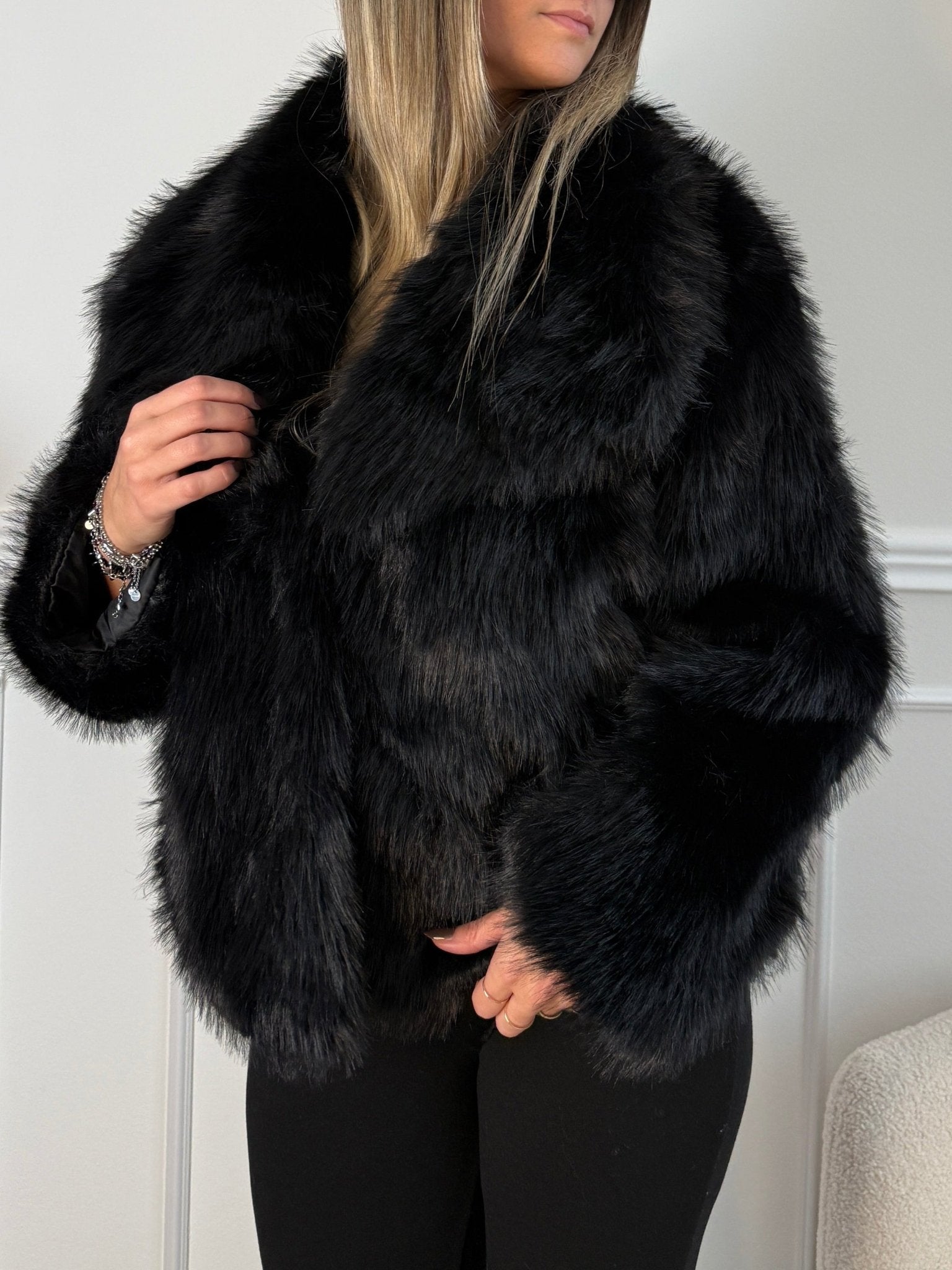 Pelliccia morbida con bottone - Follie by Alice