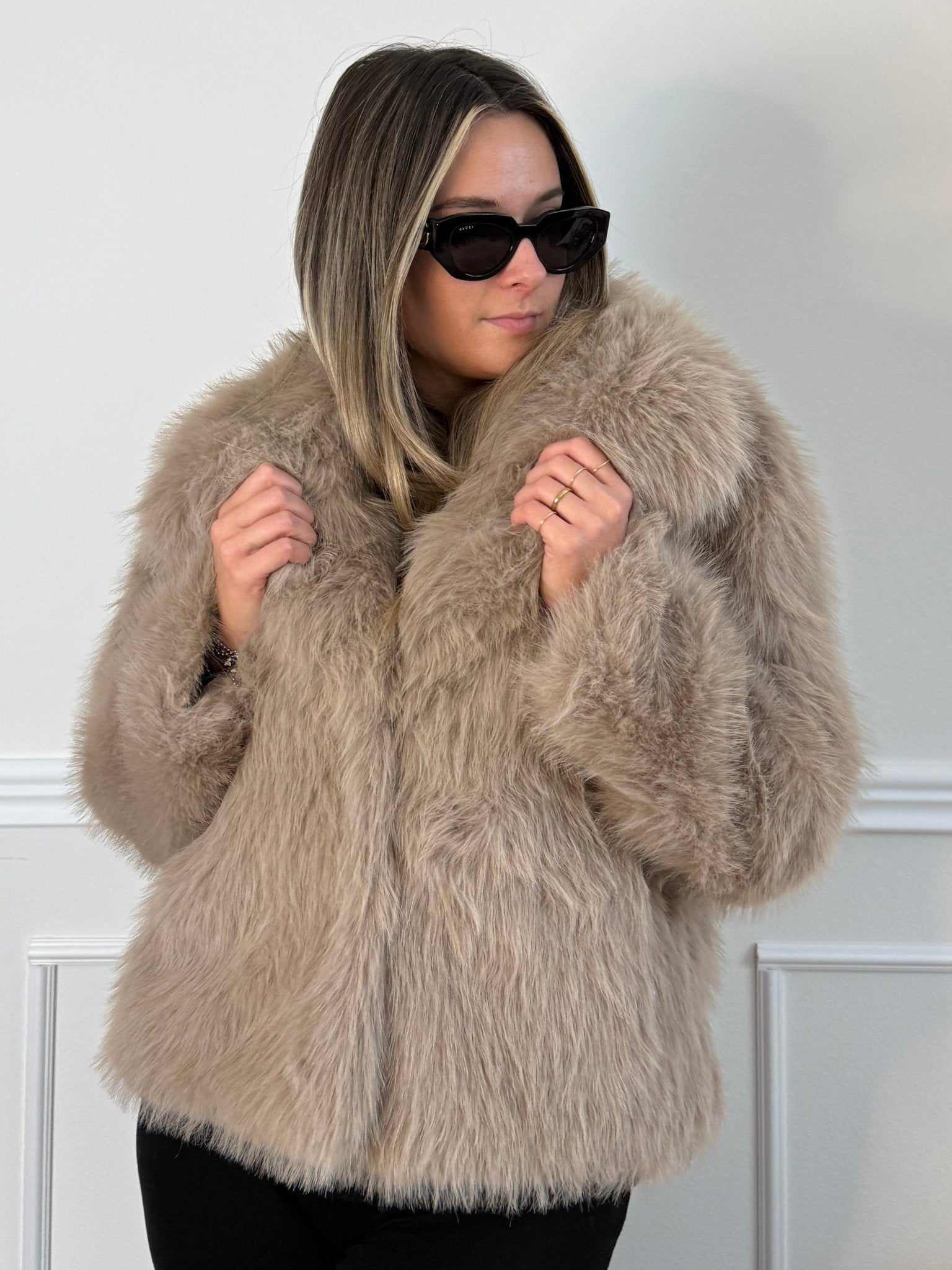 Pelliccia morbida con bottone - Follie by Alice