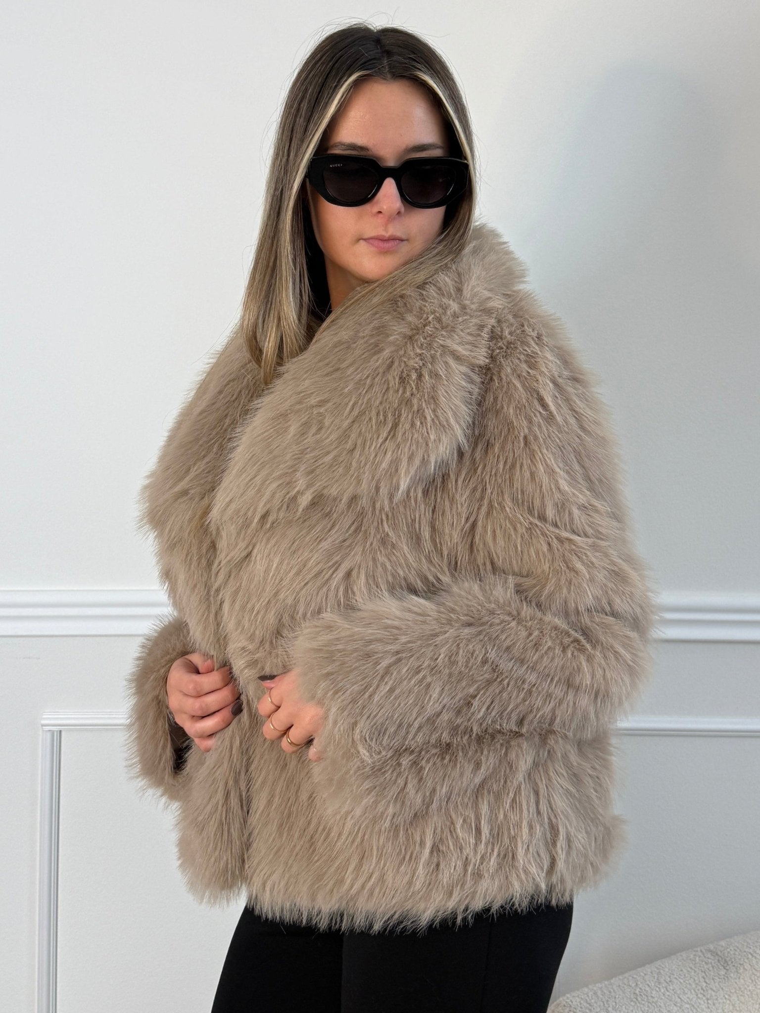 Pelliccia morbida con bottone - Follie by Alice