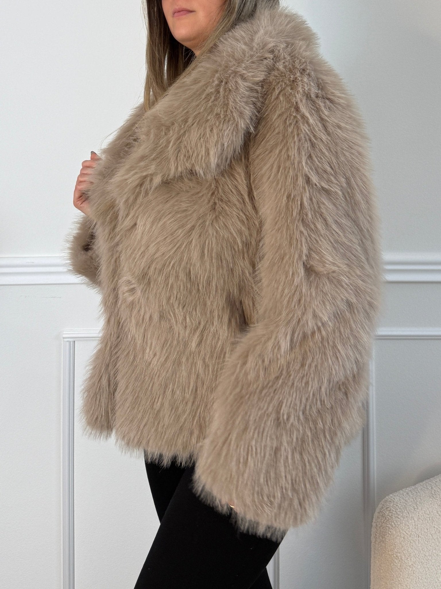 Pelliccia morbida con bottone - Follie by Alice