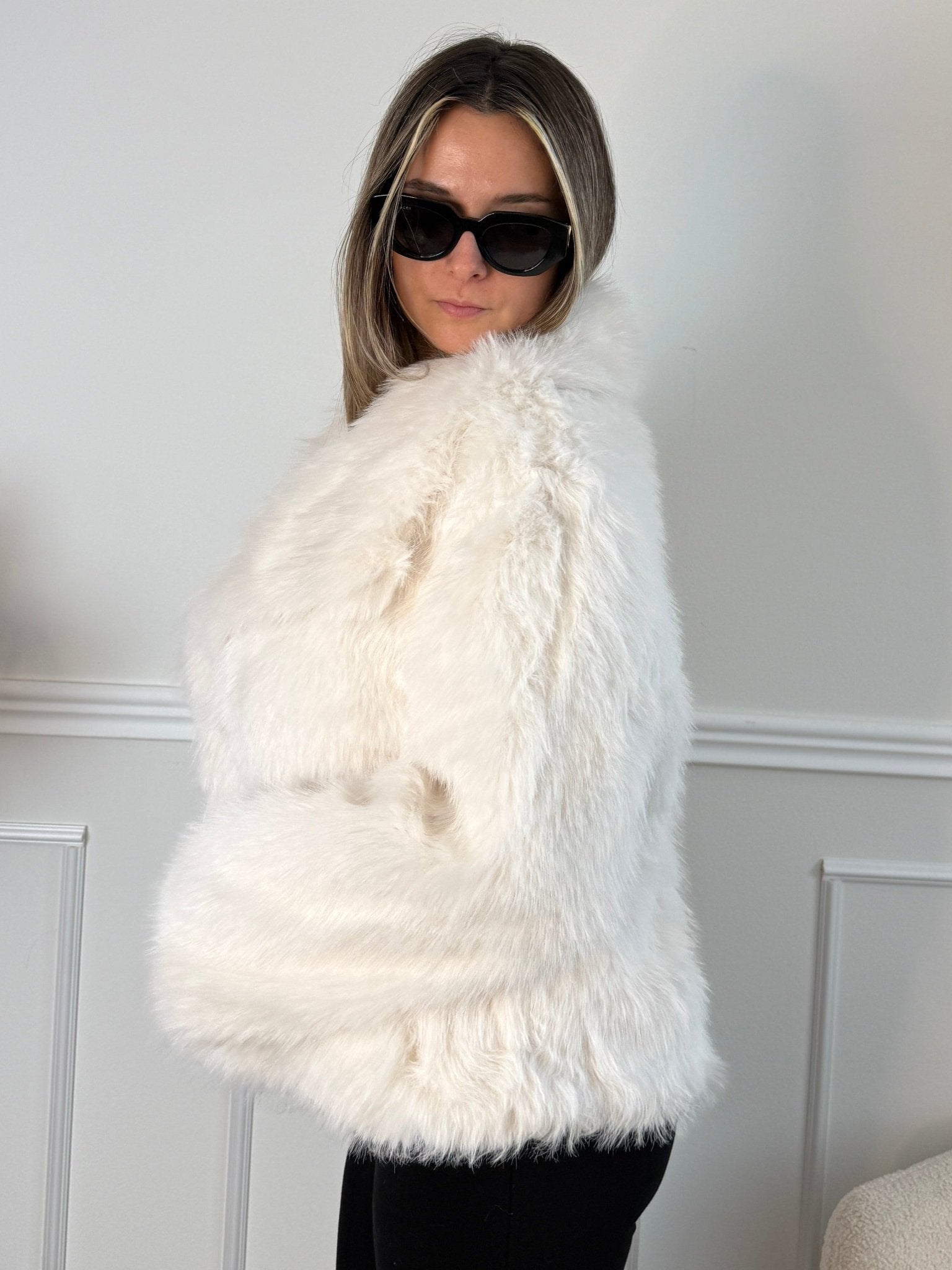 Pelliccia morbida con bottone - Follie by Alice