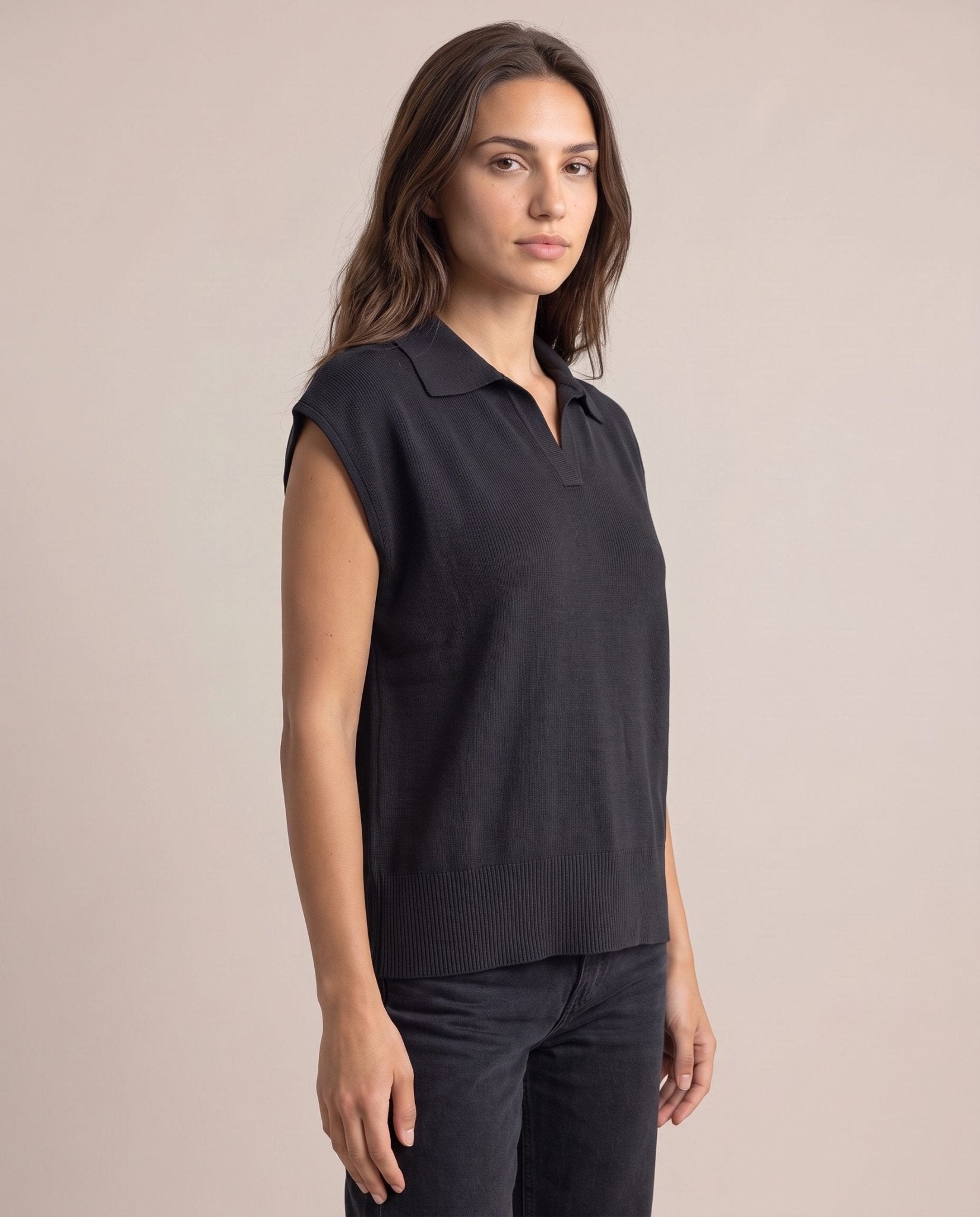 Polo smanicata in maglia a costine LOTO - Follie by Alice Immagine secondaria del prodotto
