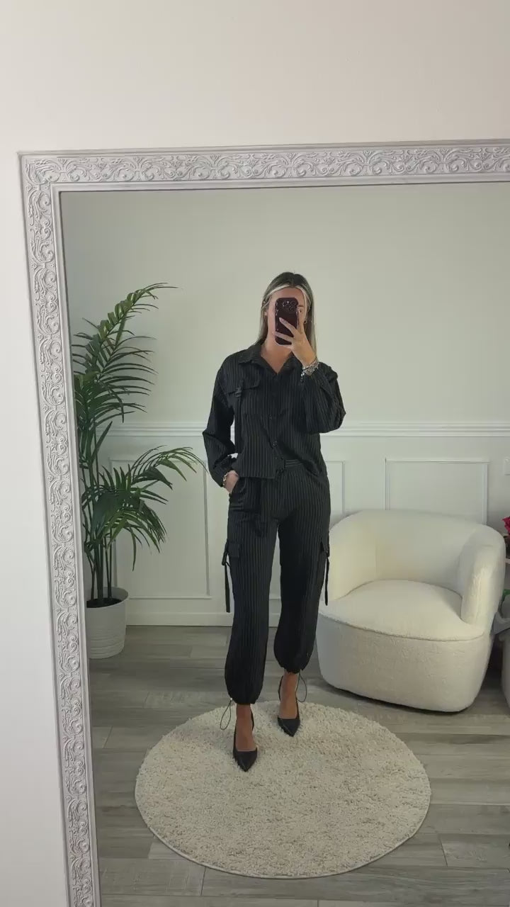 Pantaloni cargo a righe effetto gessato