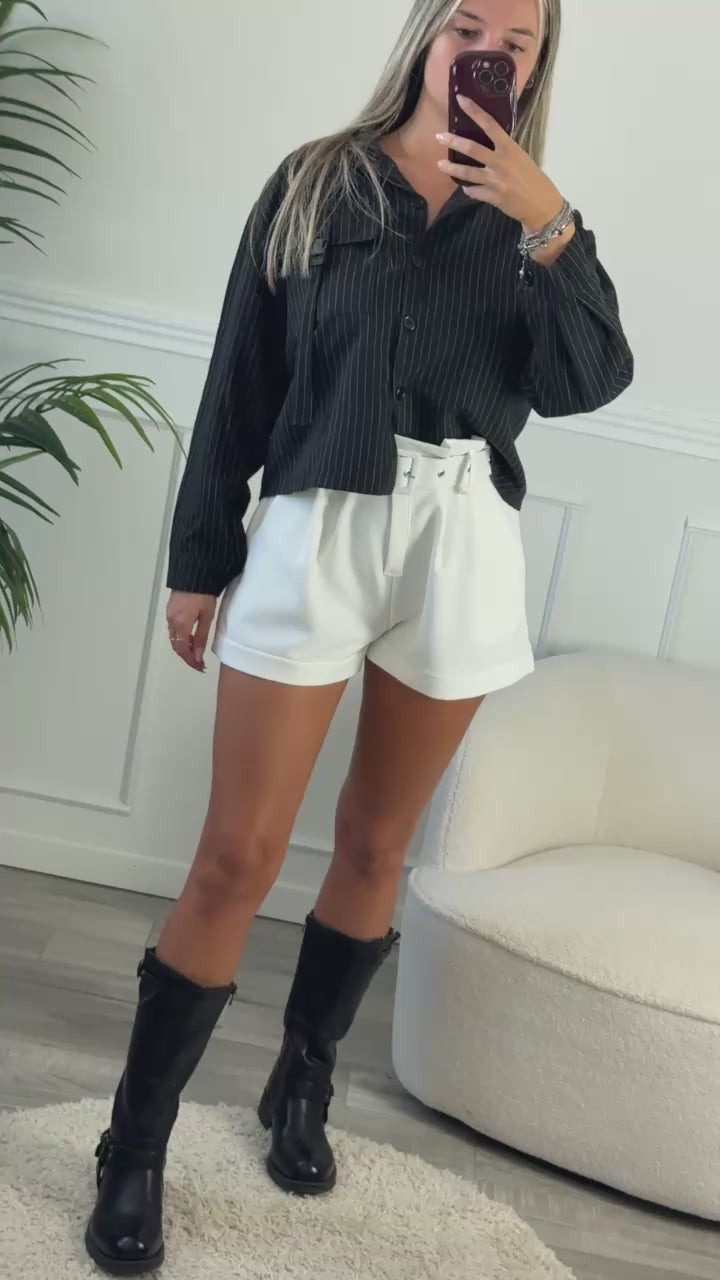 Pantaloncini con cintura