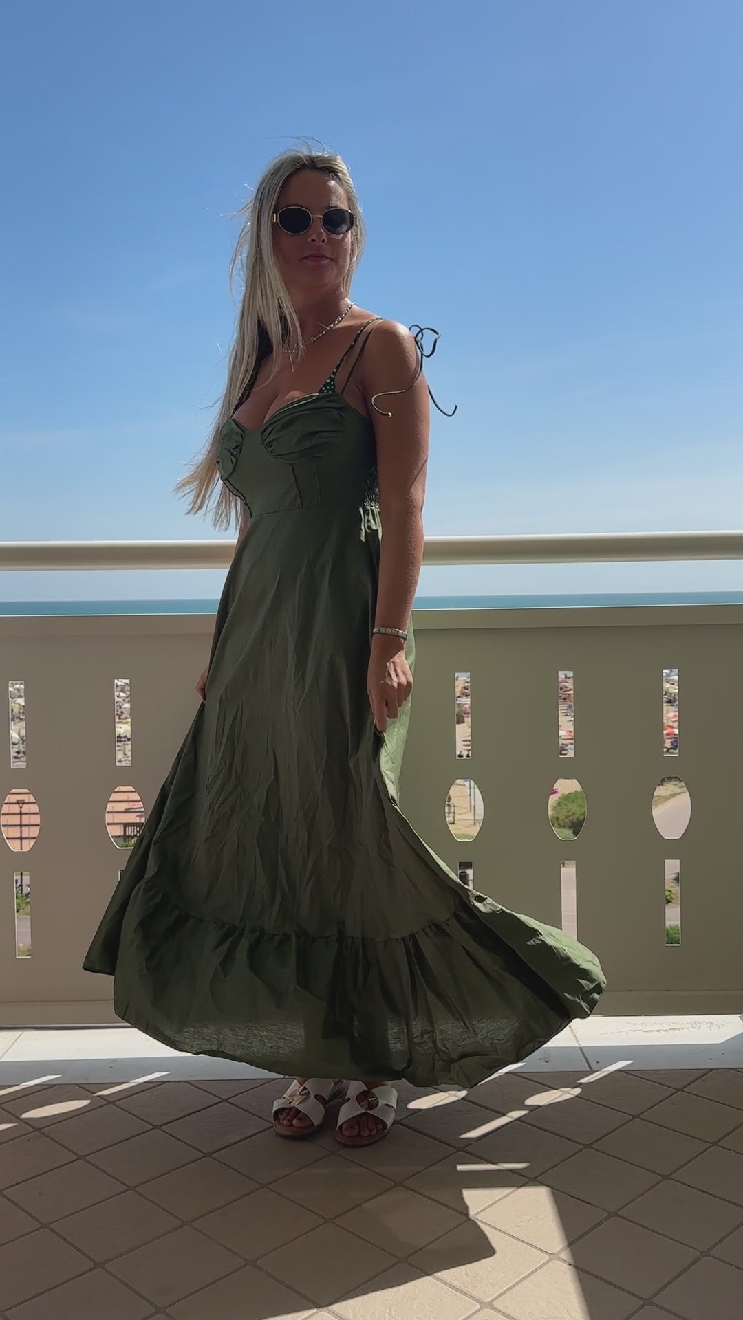Vestito lungo con gonna svasata e laccetti - Follie by Alice