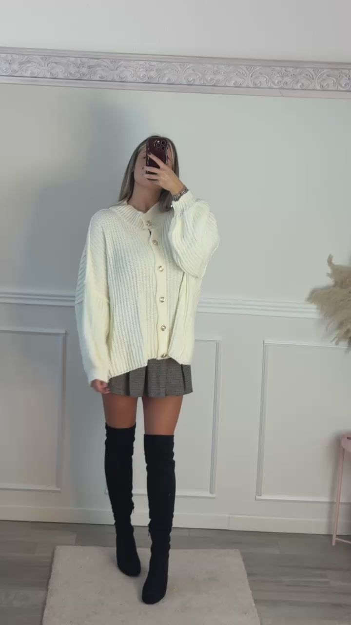 Cardigan oversize in maglia con bottoni gioiello e maniche a palloncino - Follie by Alice