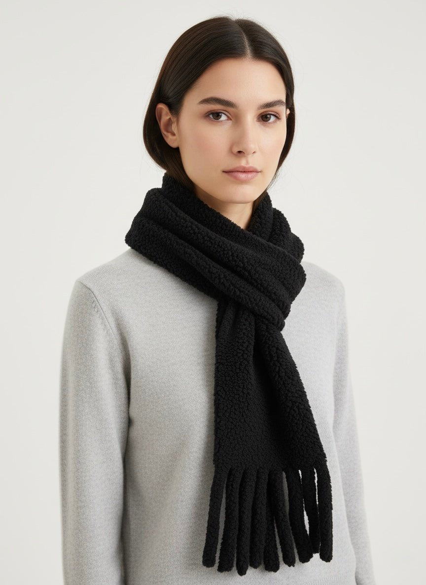 Sciarpa nera peluche con frange