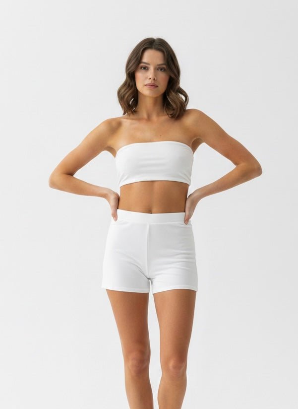 Set bianco con top a fascia e pantaloncini corti - Follie by Alice