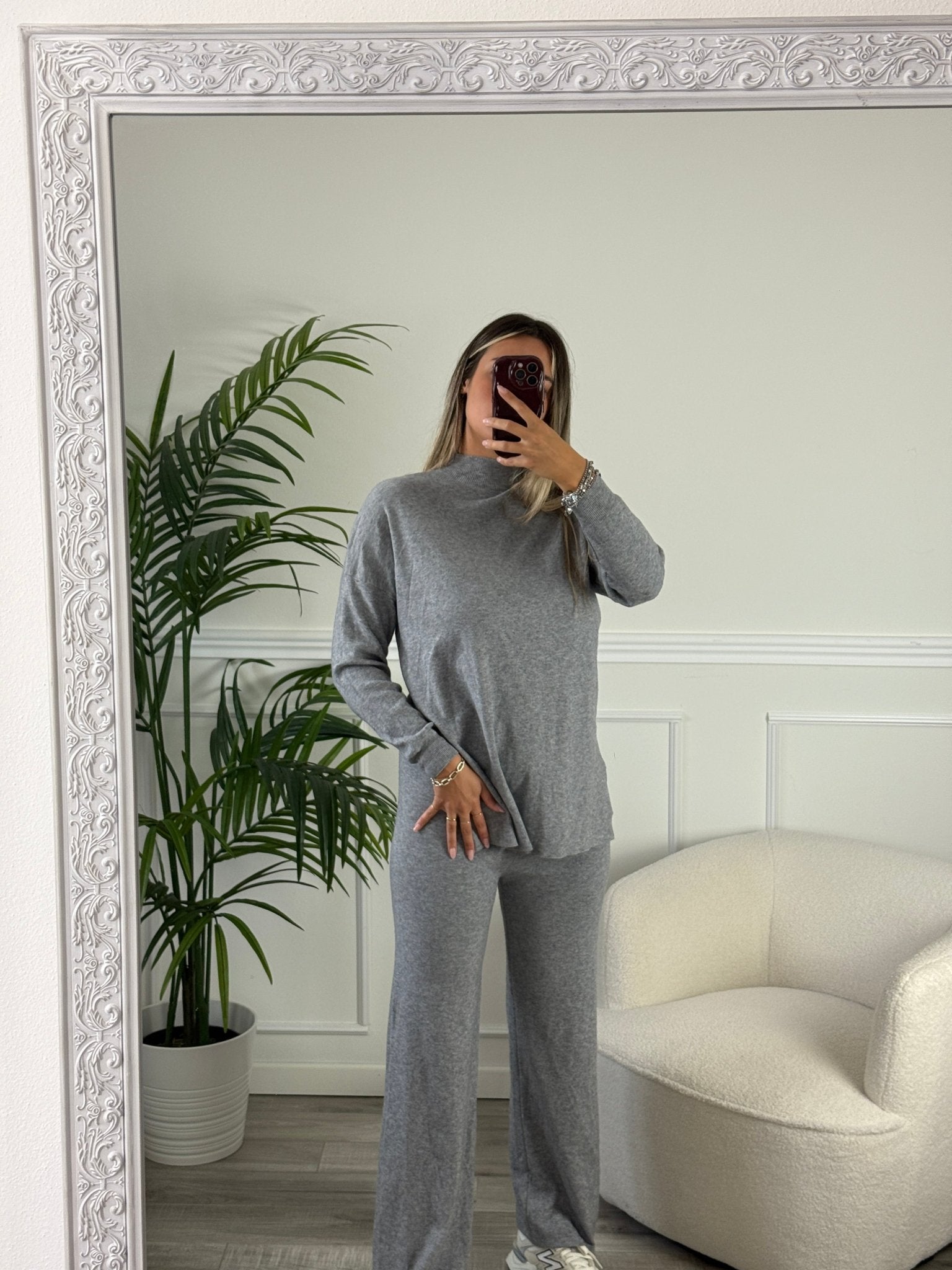 Set completo con maglione collo alto con spacchi e pantaloni oversize - Follie by Alice