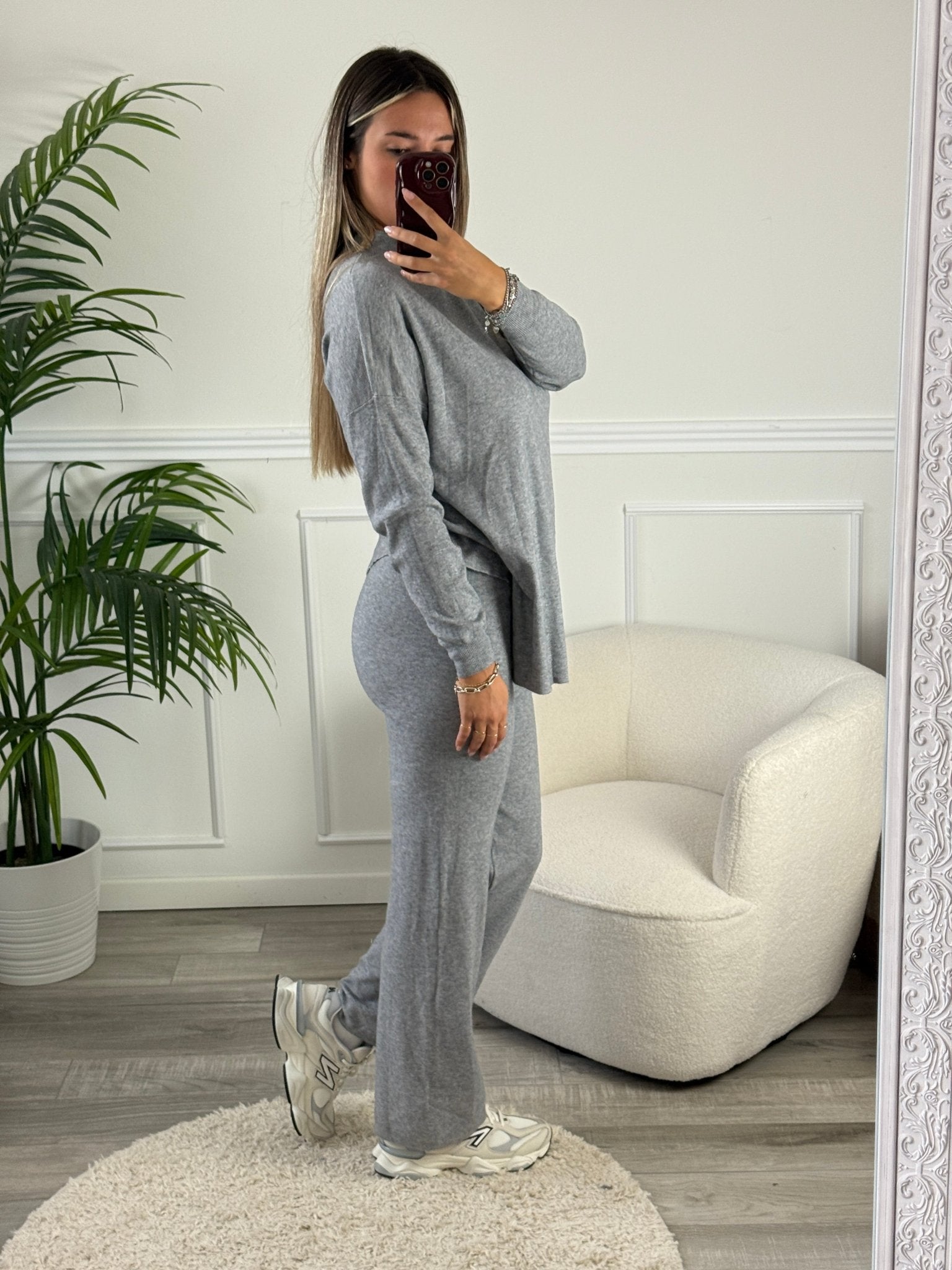 Set completo con maglione collo alto con spacchi e pantaloni oversize - Follie by Alice