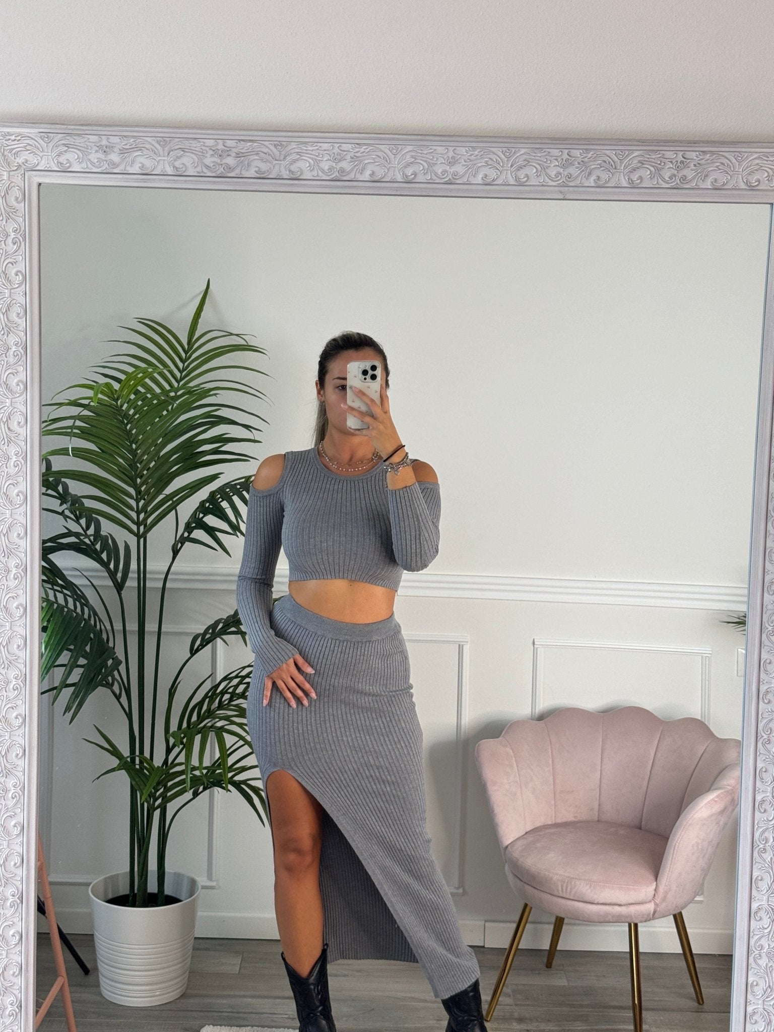 Set LILY top cut - out a maniche lunghe e gonna lunga con spacco a costine - Follie by Alice