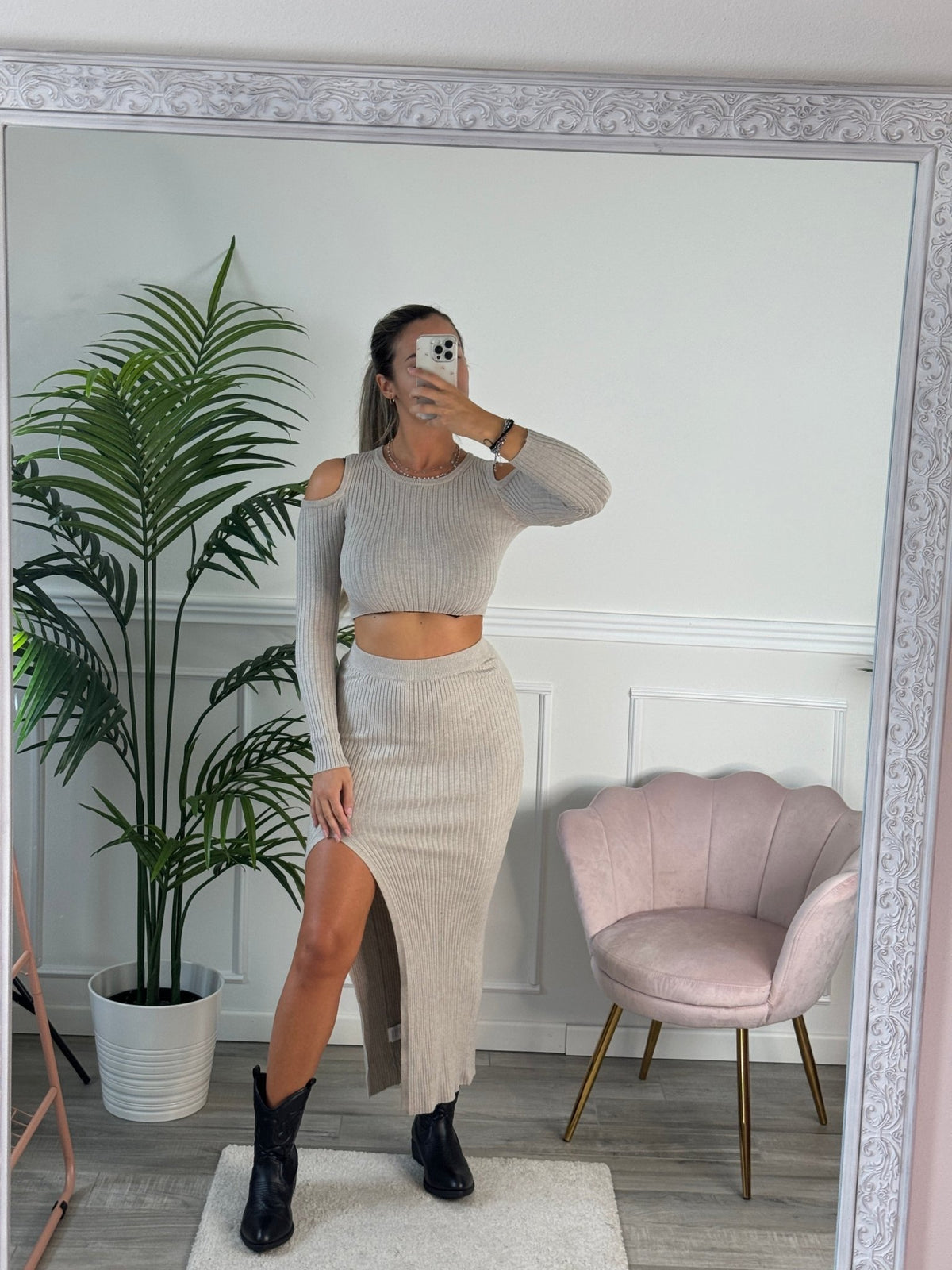 Set LILY top cut - out a maniche lunghe e gonna lunga con spacco a costine - Follie by Alice