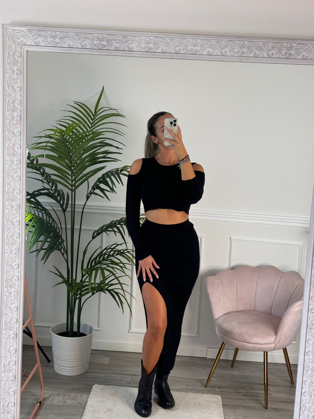 Set LILY top cut - out a maniche lunghe e gonna lunga con spacco a costine - Follie by Alice