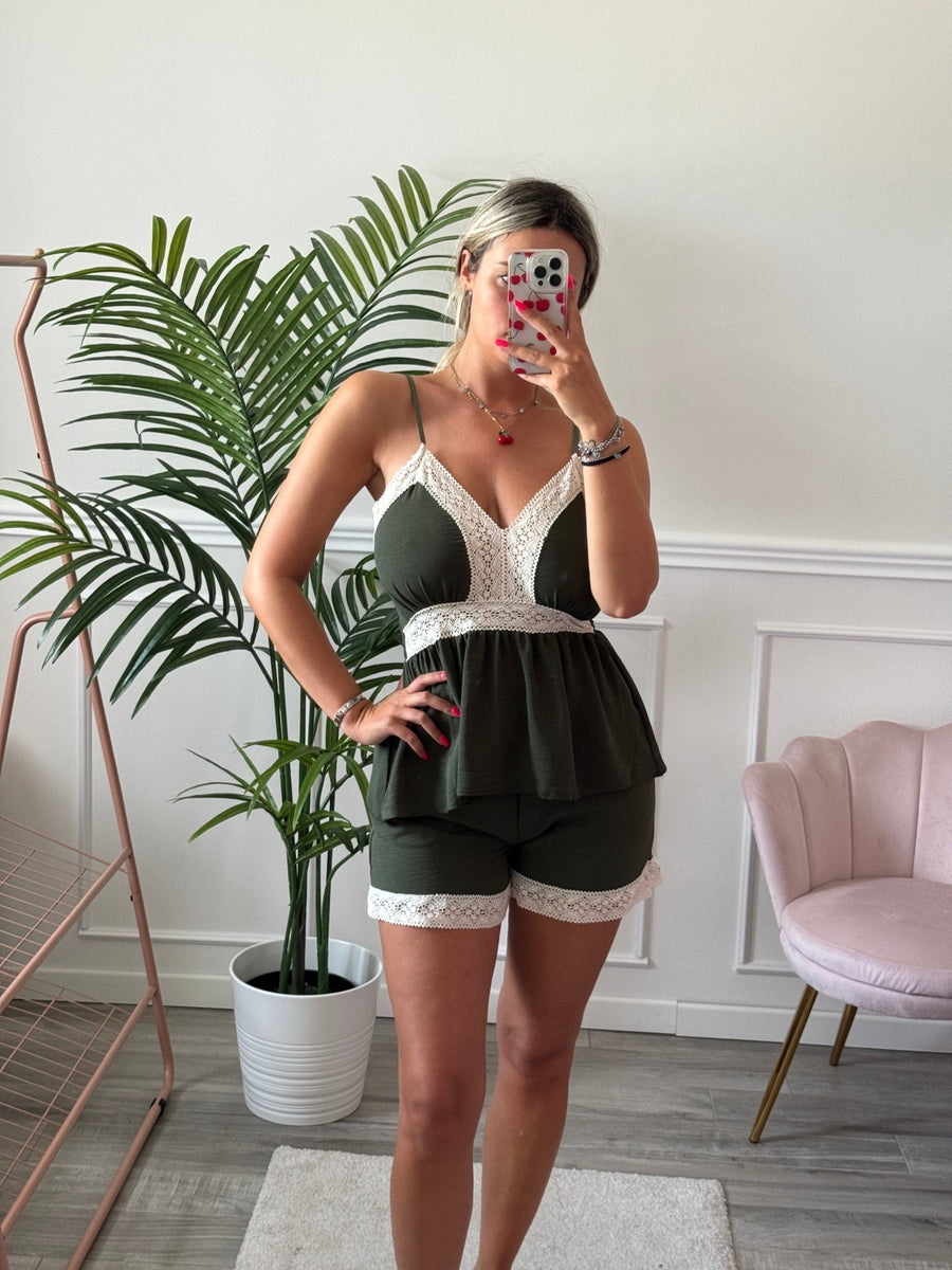 Shorts con ricami all'uncinetto – alternate